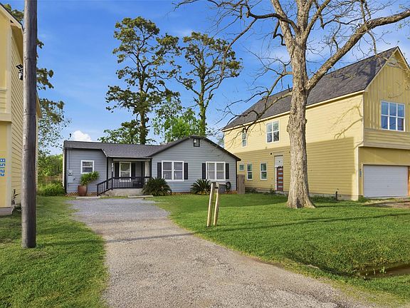 5th image of 2217 Creston Dr