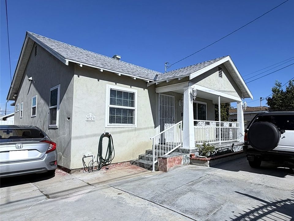 1st image of 4323 W 105th St