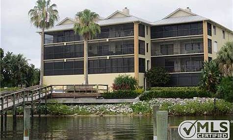 2nd image of 415 NW North River Dr APT 202