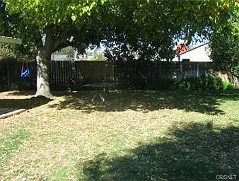 6724 Jumilla Ave — Photo 18