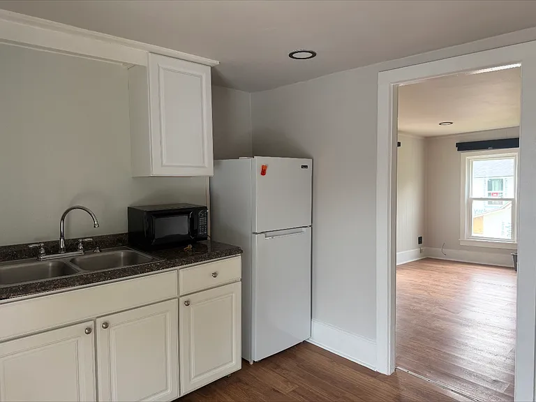 255 N 13th St #2 — Photo 8