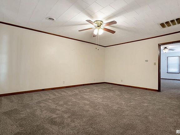 4th image of 301 N 12th St
