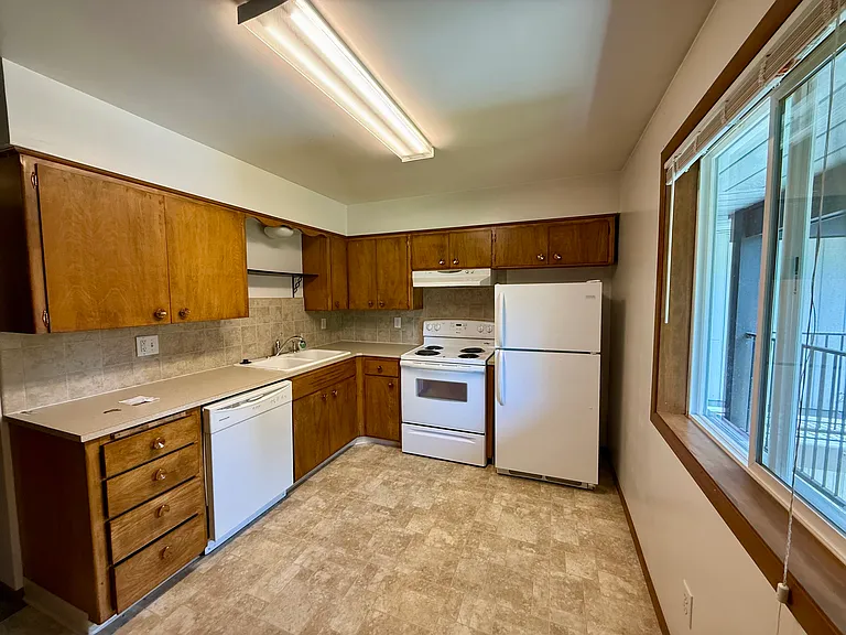 725 N 2nd St #5 — Photo 3