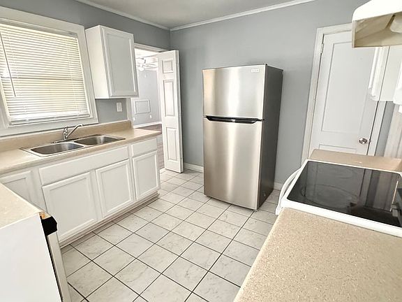 3rd image of 307 Clairborne Ave