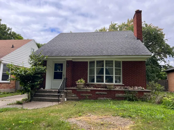 1011 Lake Michigan Dr NW, Grand Rapids, MI 49504