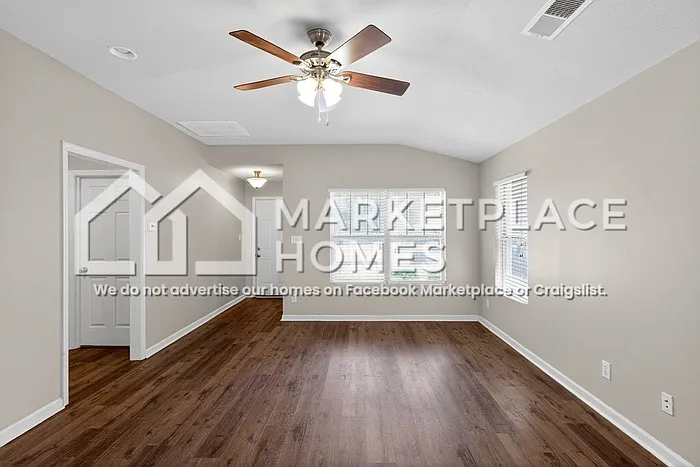 203 Sedgewick Dr — Photo 4