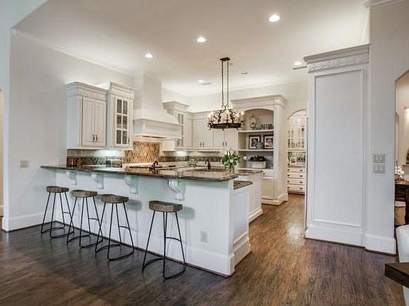 2nd image of 6314 Lavendale Ave