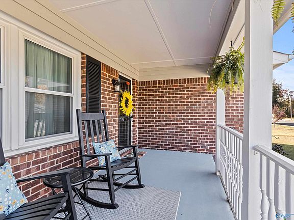 5th image of 2207 Noel Dr SW