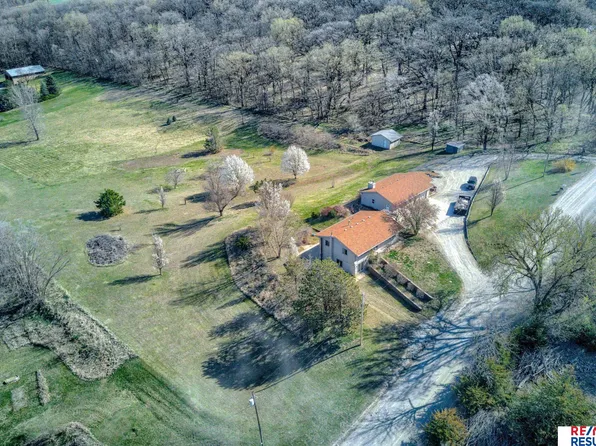 6924 Dutch Hall Rd, Omaha, NE 68152