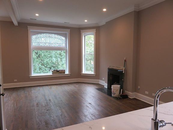 5th image of 2042 W Potomac Ave #2C