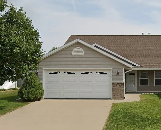3 bed, $1,650 — Photo 1