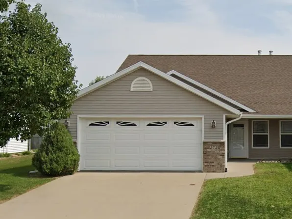 272 Watercress Rd, North Liberty, IA 52317