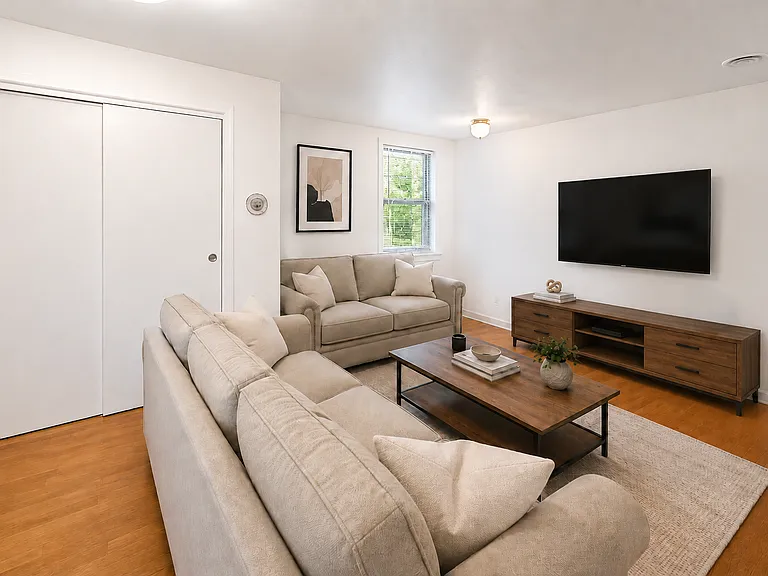 169 Windsor St #3 — Photo 2