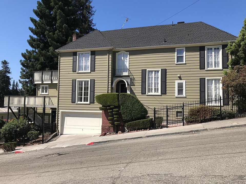 Front of duplex: Unit B is top level