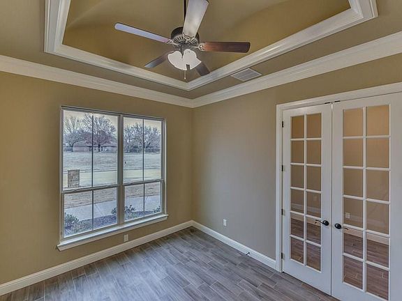 4th image of 1034 Anna Cir