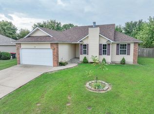 320 W Shawnee Ct, Clever, MO 65631