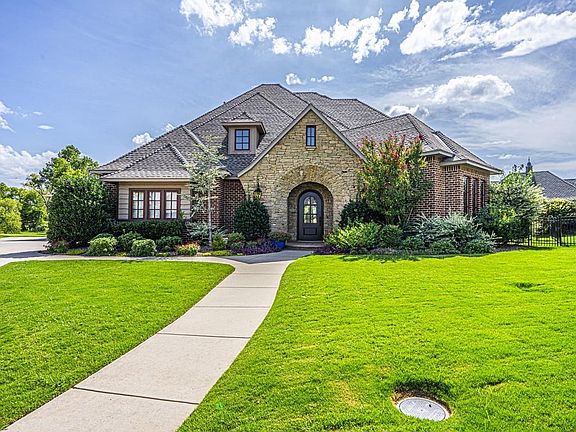 2nd image of 15701 Cambria Ct