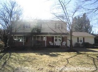 3 Marian Dr, Suffern, NY 10901