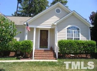 102 Covewood Ct, Cary, NC 27513