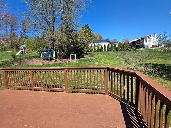 4th image of 4720 Trail Ct