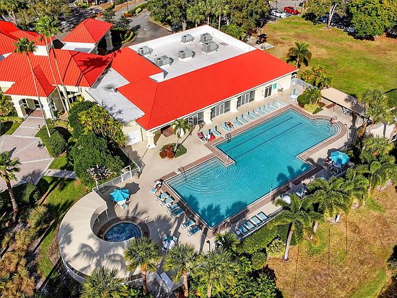 4th image of 645 NW Venetto Court