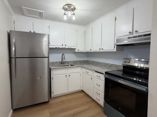 252 Blakeslee St APT 7, Bristol, CT 06010