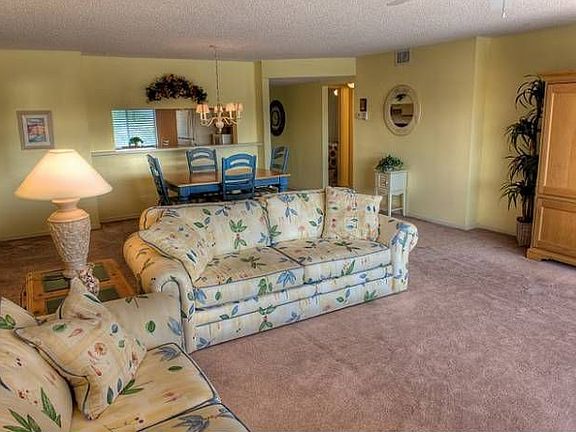 3rd image of 10684 Gulfshore Dr APT 203