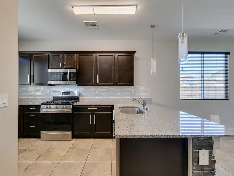 4348 Stardusk Falls Ave — Photo 8