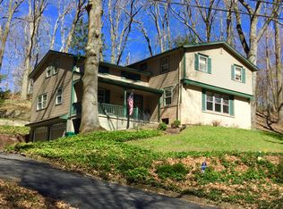 250 Hoffman Rd, Rochester, NY 14622