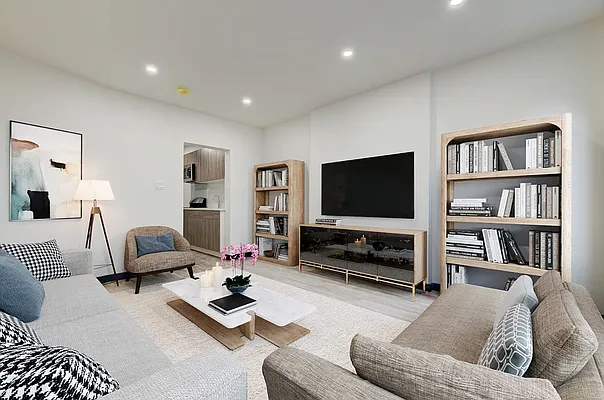 Rented by REAL New York | media 4