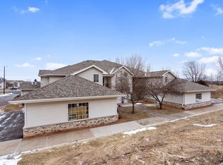 Oakridge Apartments, Mauston, WI 53948
