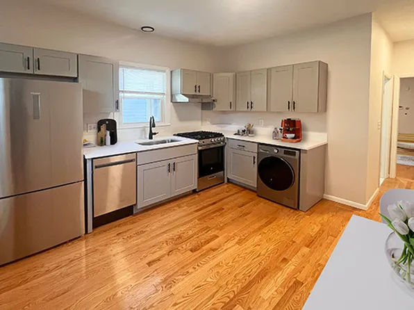 150 Brown St APT 2R, Waltham, MA 02453