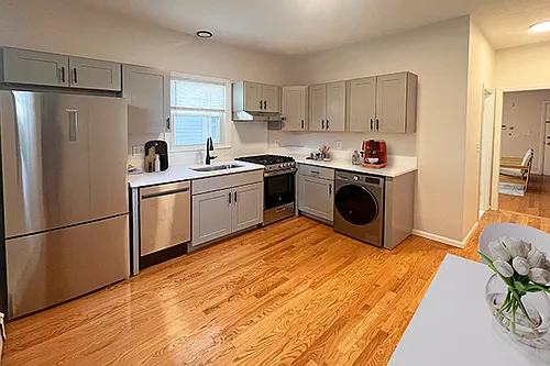 150 Brown St #2R Photo 1