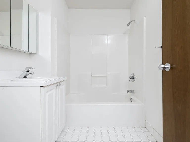 701 Sansom — Photo 15