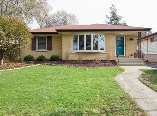 945 S Parkside Ave, Elmhurst, IL 60126