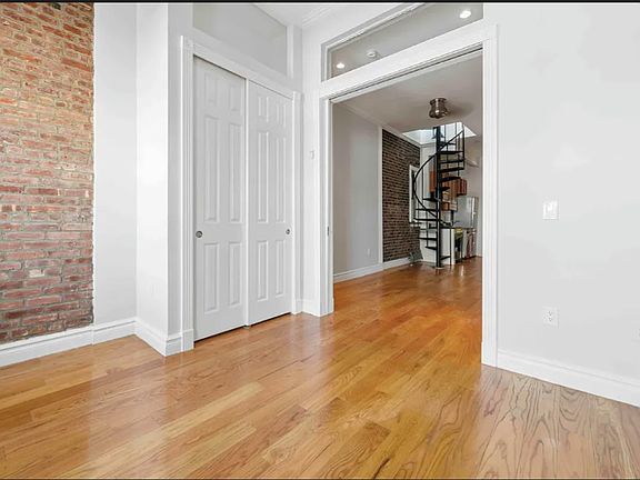 3rd image of 724 10th Ave APT 1A