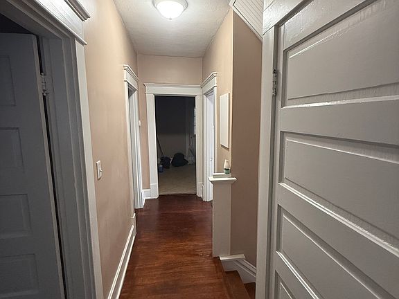5th image of 400 Hill Ave Unit B