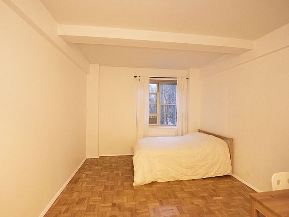 3rd image of 550 Grand St APT G2a