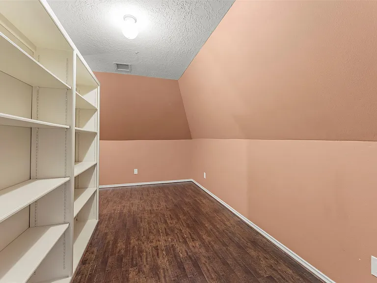 9714 Godstone Ln — Photo 38