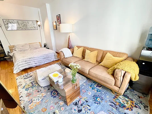 Rented by CNG Realty Management Corp | media 4