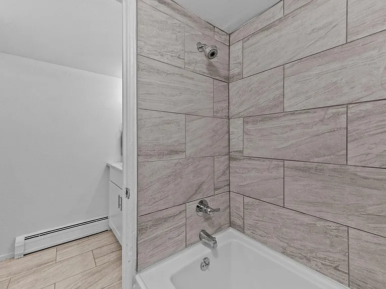 2401 S Gaylord St #204 — Photo 18