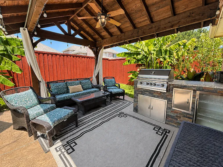 1740 Forest Glen Dr — Photo 30
