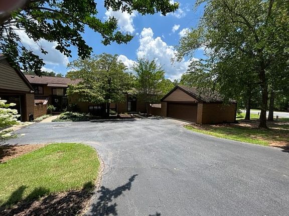 3rd image of 102 Deer Run Ln