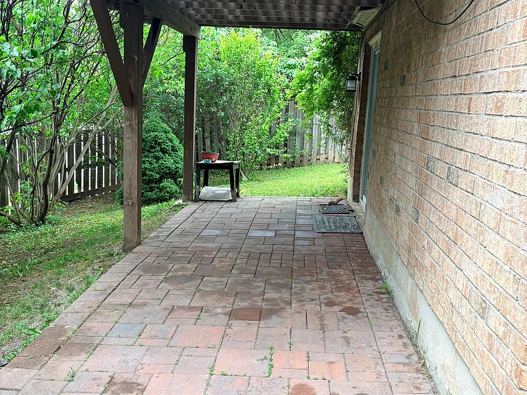 114 Sheldrake Ct #BASEMENT — Photo 4