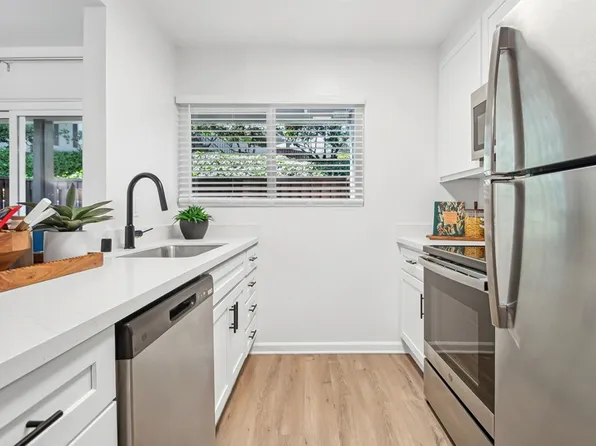 Arrive Rolling Oaks, 300 Rolling Oaks Dr #350, Westlake Village, CA 91361