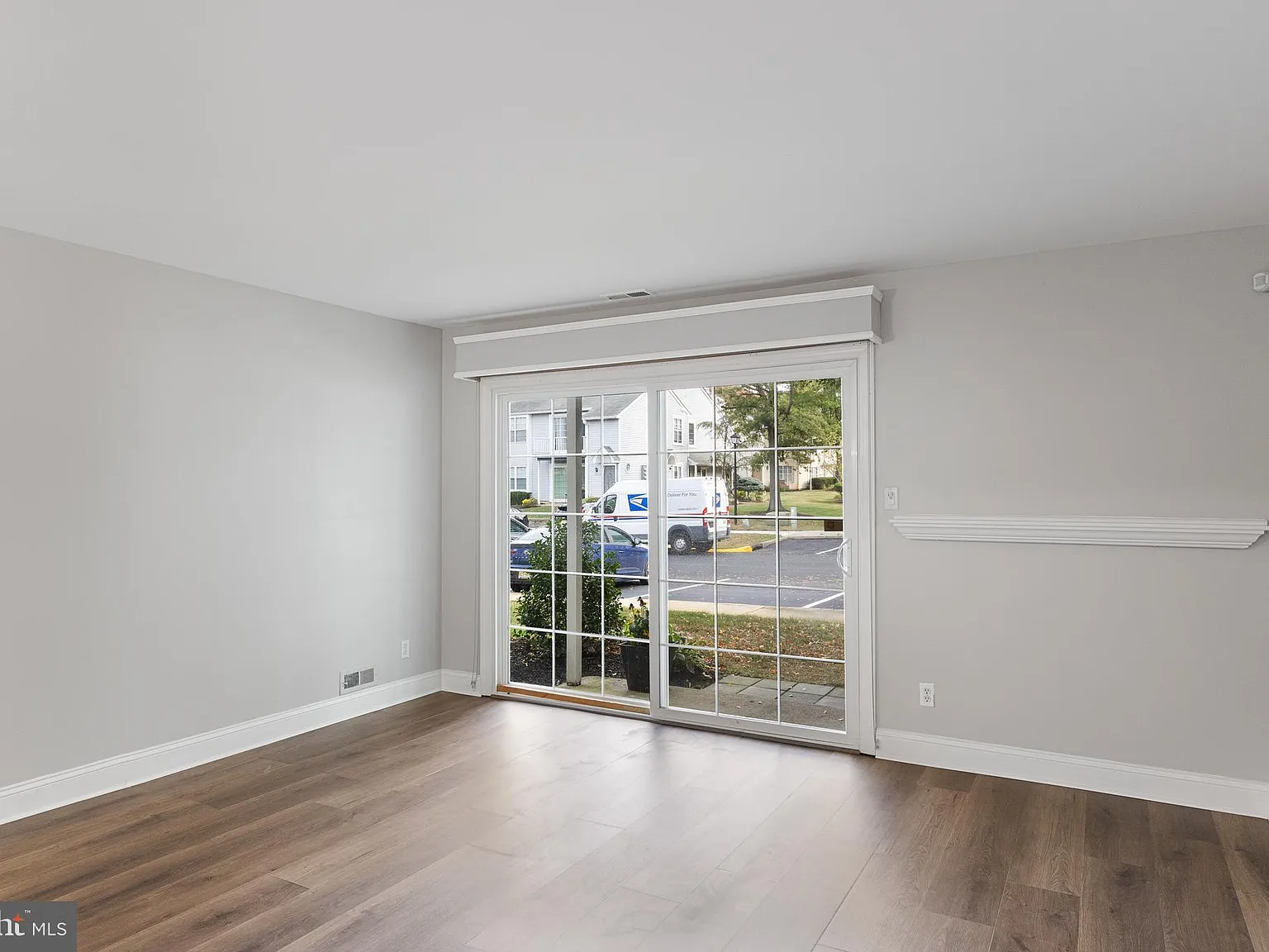 2 bed, 928 sqft, $2,150 — Photo 3