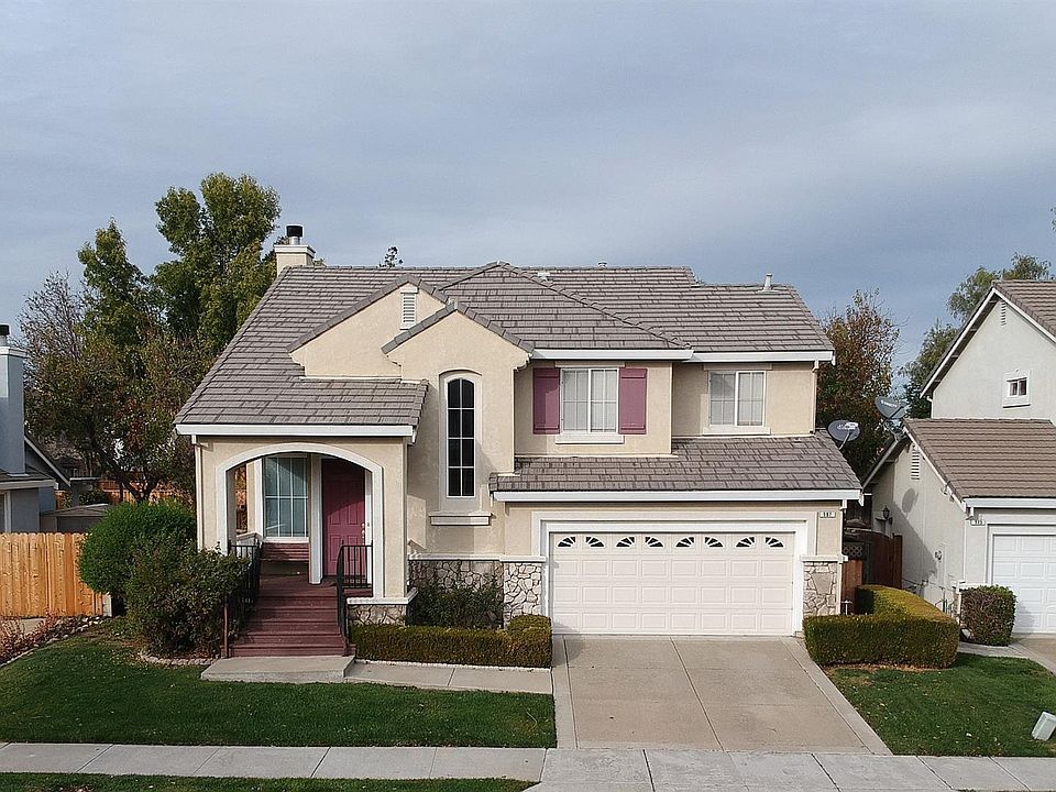 1st image of 907 Yardley Pl