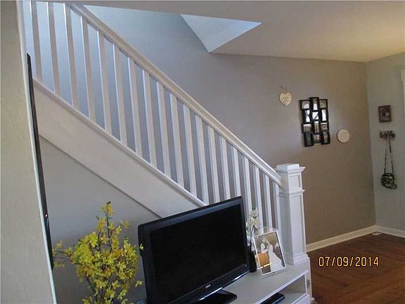 4th image of 232 Kennedy Ave