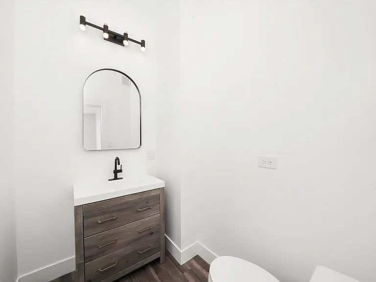 831 N Lawndale Ave — Photo 7