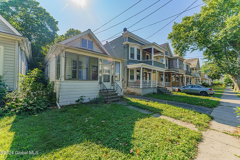 2nd image of 5 Alden Avenue